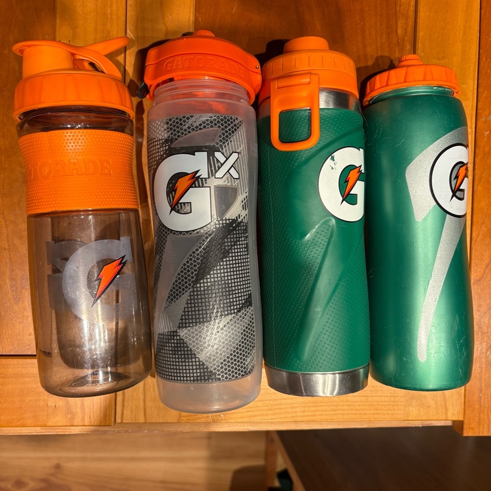 Gatorade Orange and Green Water Bottle Set